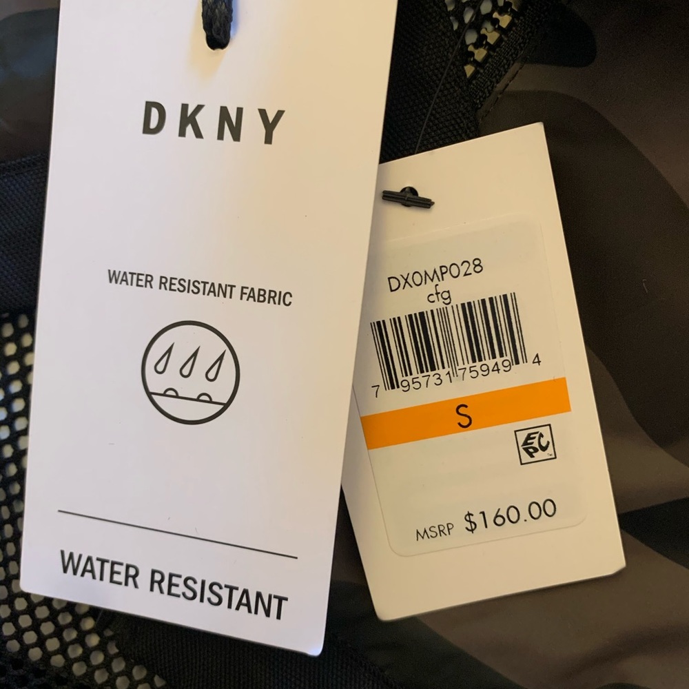 NWT DKNY Army Camo Raincoat - fits like a Medium - Picture 7 of 7